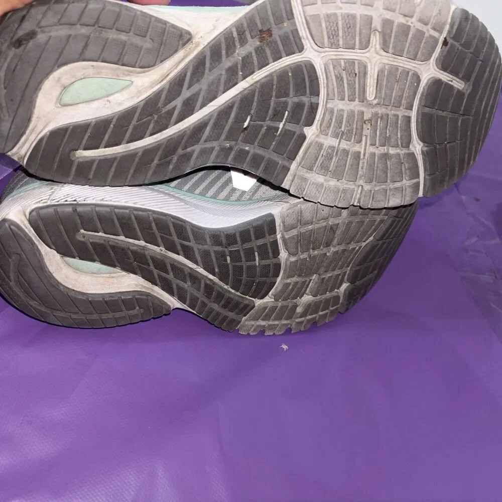 New‎ Balance 860 Ladies 8.5 Sneakers
